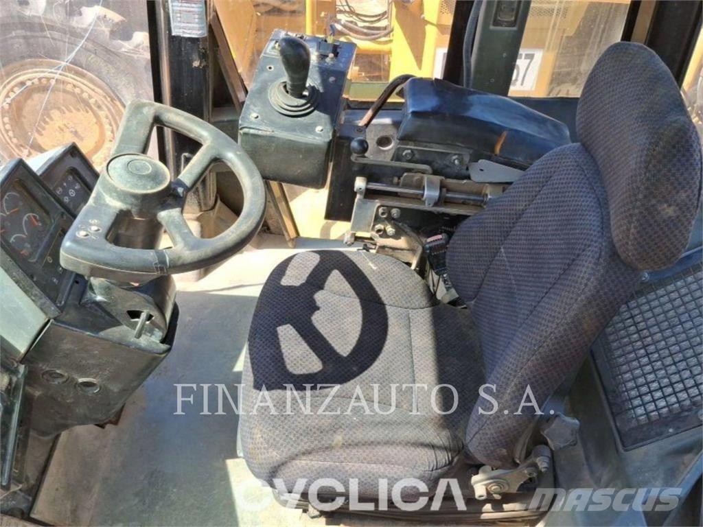 CAT 824H Kāpurķēžu buldozeri