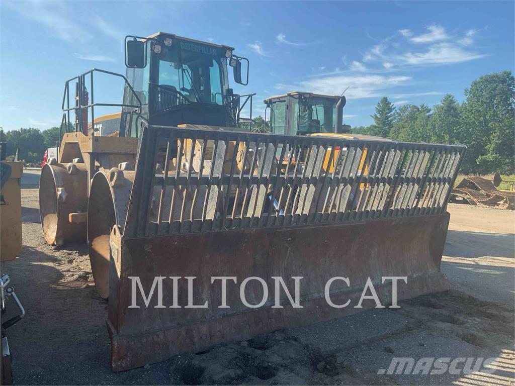 CAT 826G Augsnes blīvētāji