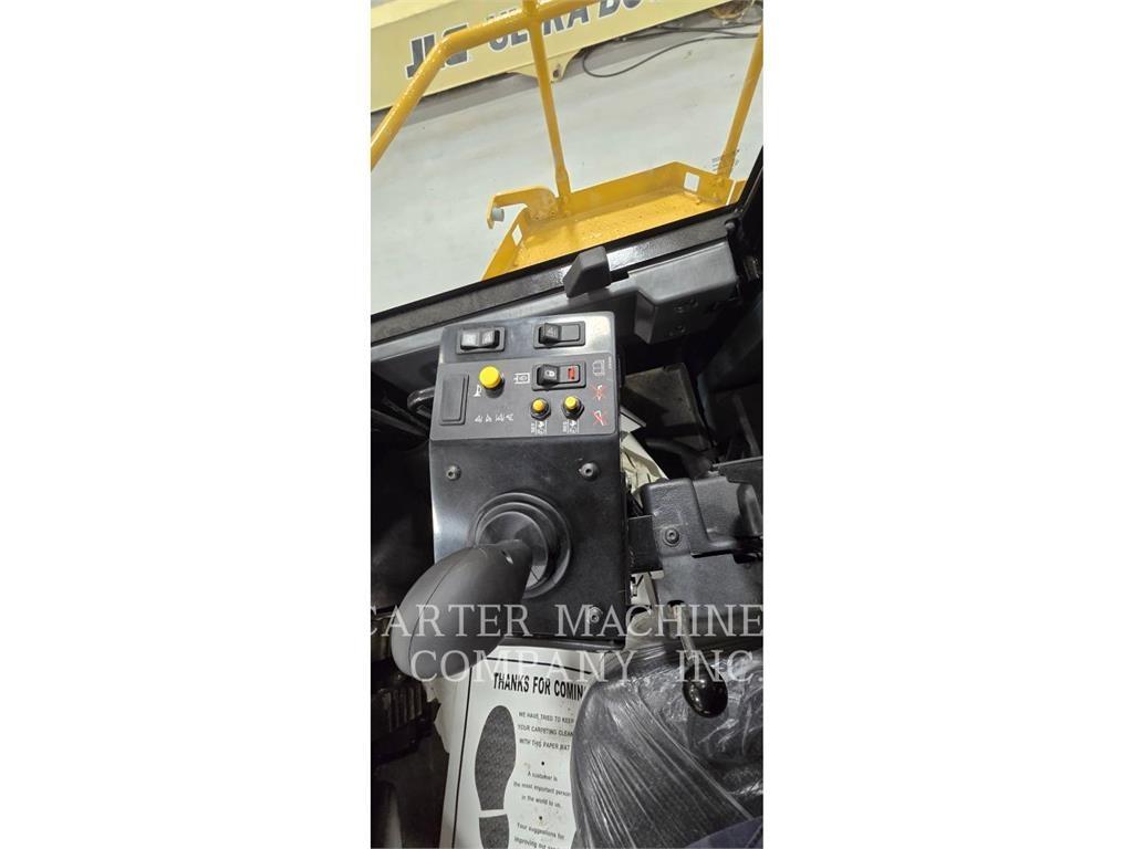 CAT 826H RBLD Augsnes blīvētāji