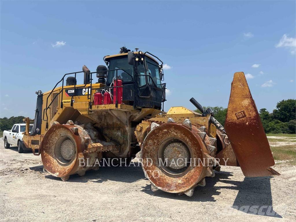 CAT 826K Augsnes blīvētāji