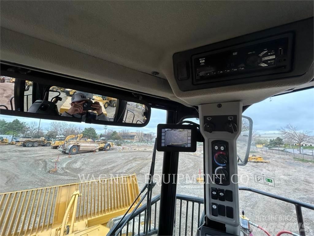 CAT 836K Iekrāvēji uz riteņiem
