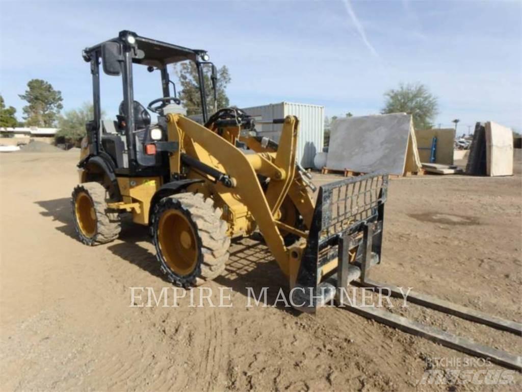 CAT 903D Iekrāvēji uz riteņiem