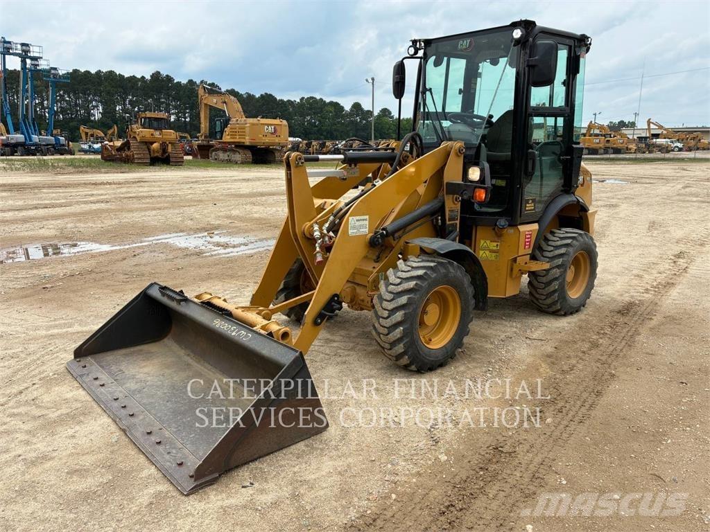 CAT 903D Iekrāvēji uz riteņiem