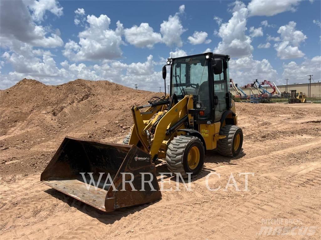 CAT 903D Iekrāvēji uz riteņiem