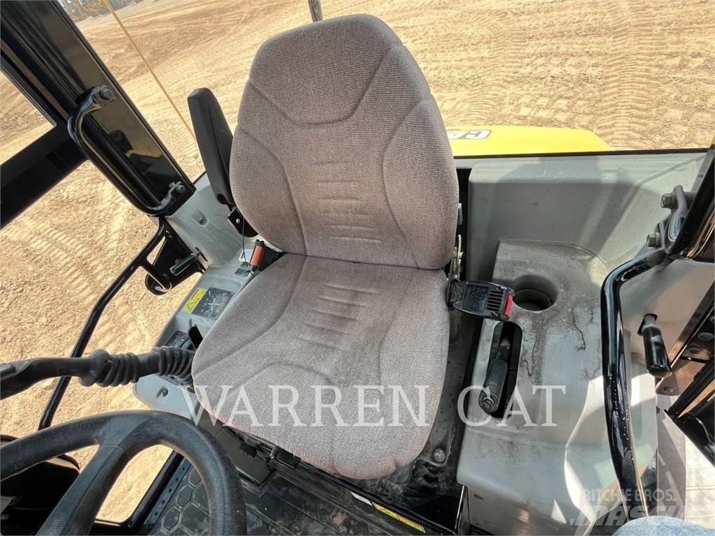 CAT 903D Iekrāvēji uz riteņiem