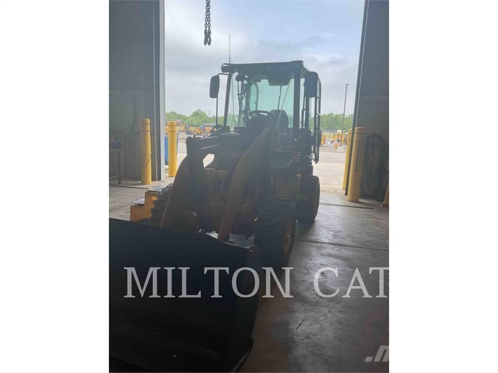 CAT 903D Iekrāvēji uz riteņiem