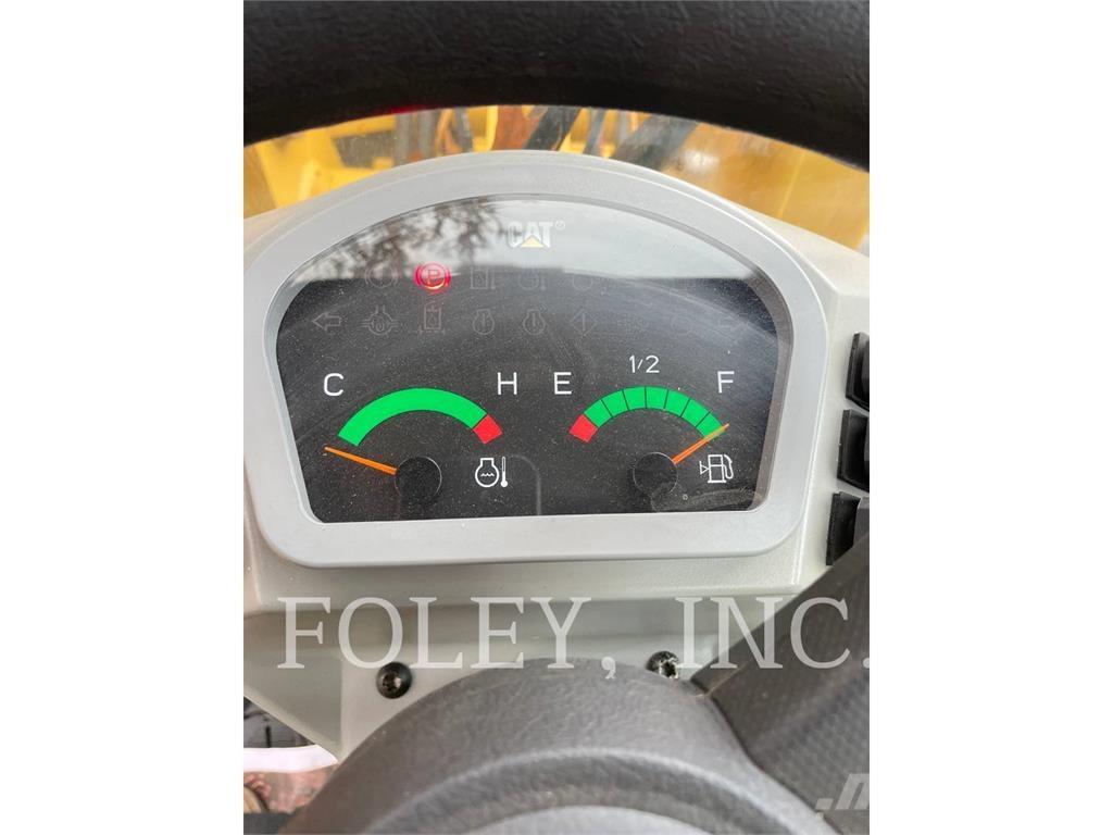 CAT 903D Iekrāvēji uz riteņiem