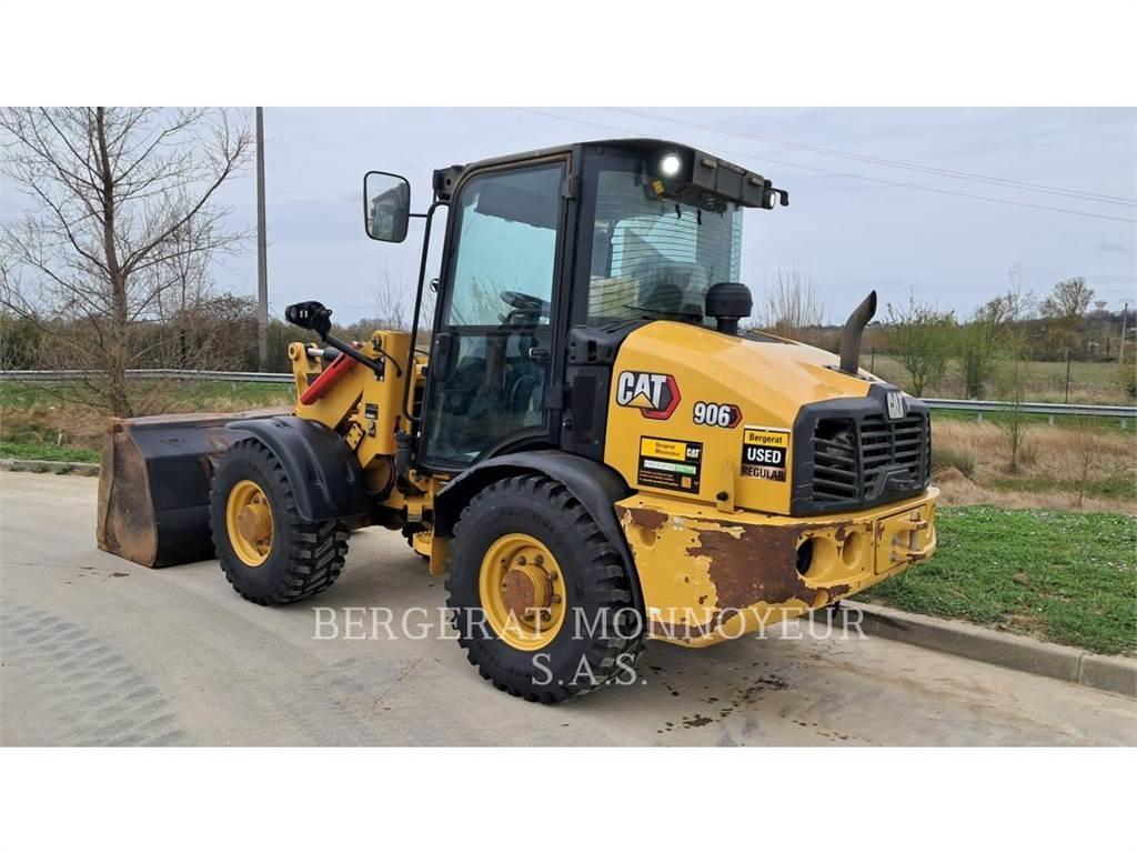 CAT 906 Iekrāvēji uz riteņiem