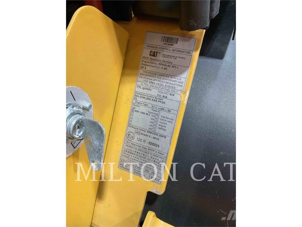 CAT 906 Iekrāvēji uz riteņiem
