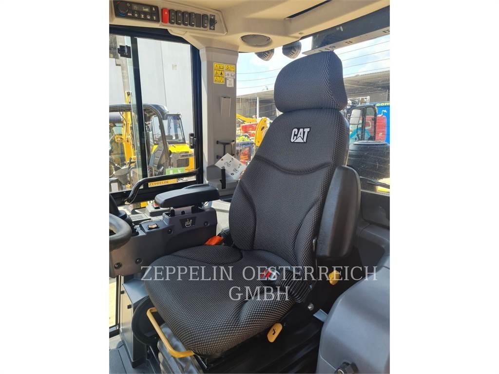 CAT 906-14 Iekrāvēji uz riteņiem
