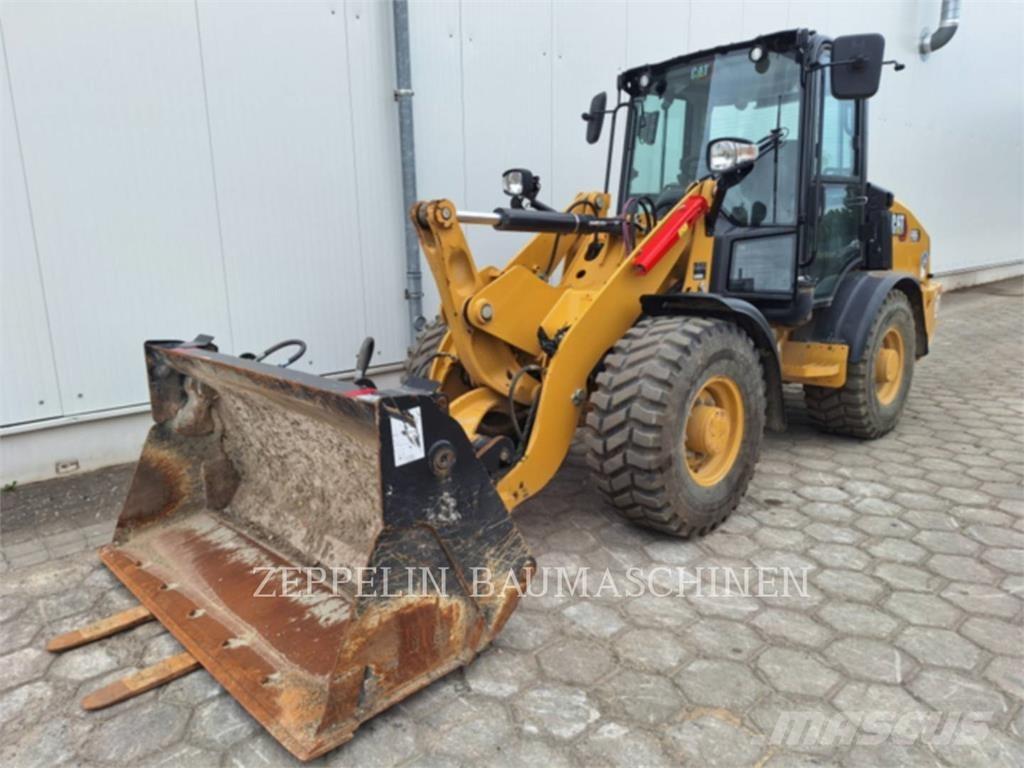 CAT 906-14 Iekrāvēji uz riteņiem