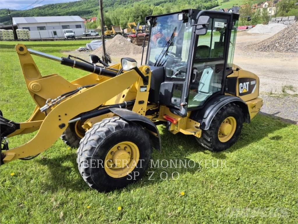 CAT 906H Iekrāvēji uz riteņiem