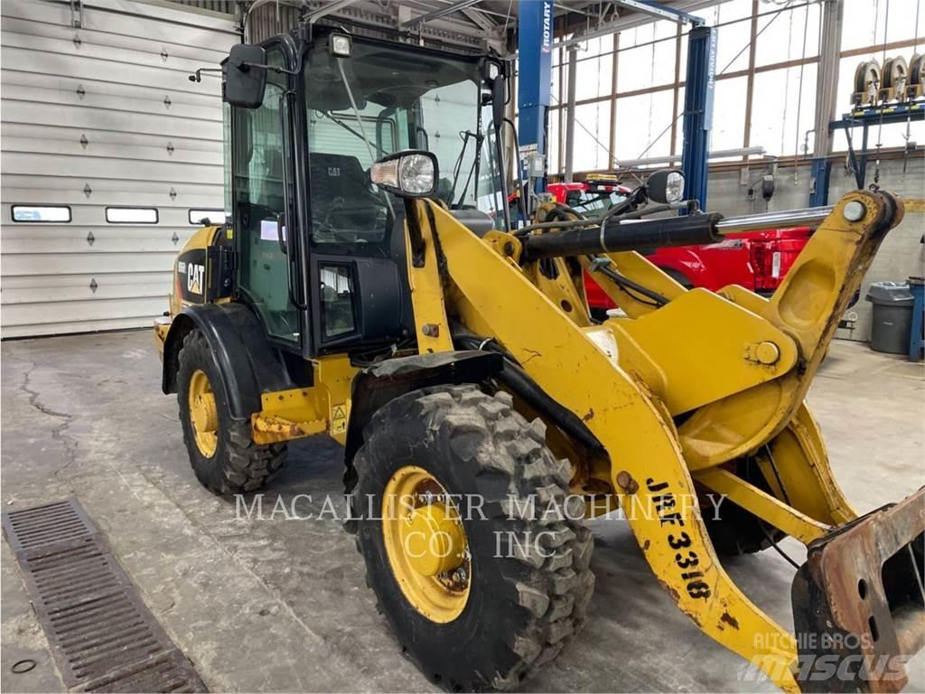 CAT 906H2 Iekrāvēji uz riteņiem