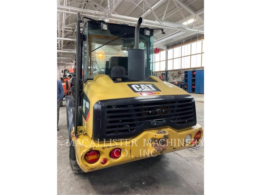 CAT 906H2 Iekrāvēji uz riteņiem