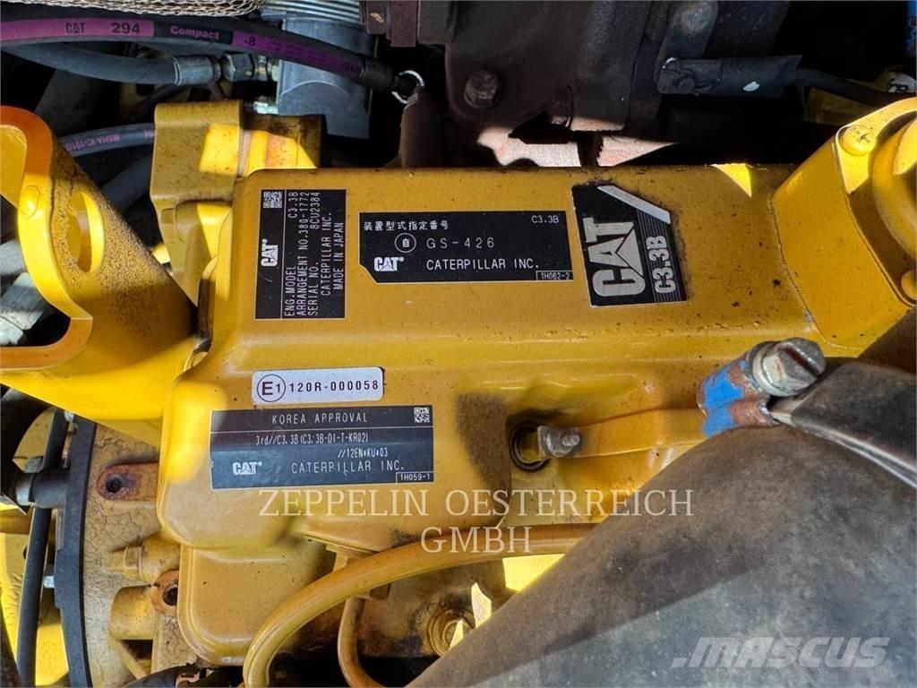 CAT 906H2 Iekrāvēji uz riteņiem