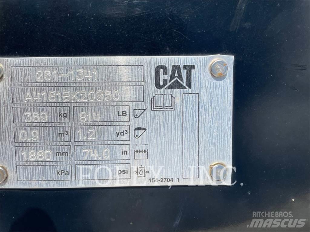 CAT 906M Iekrāvēji uz riteņiem