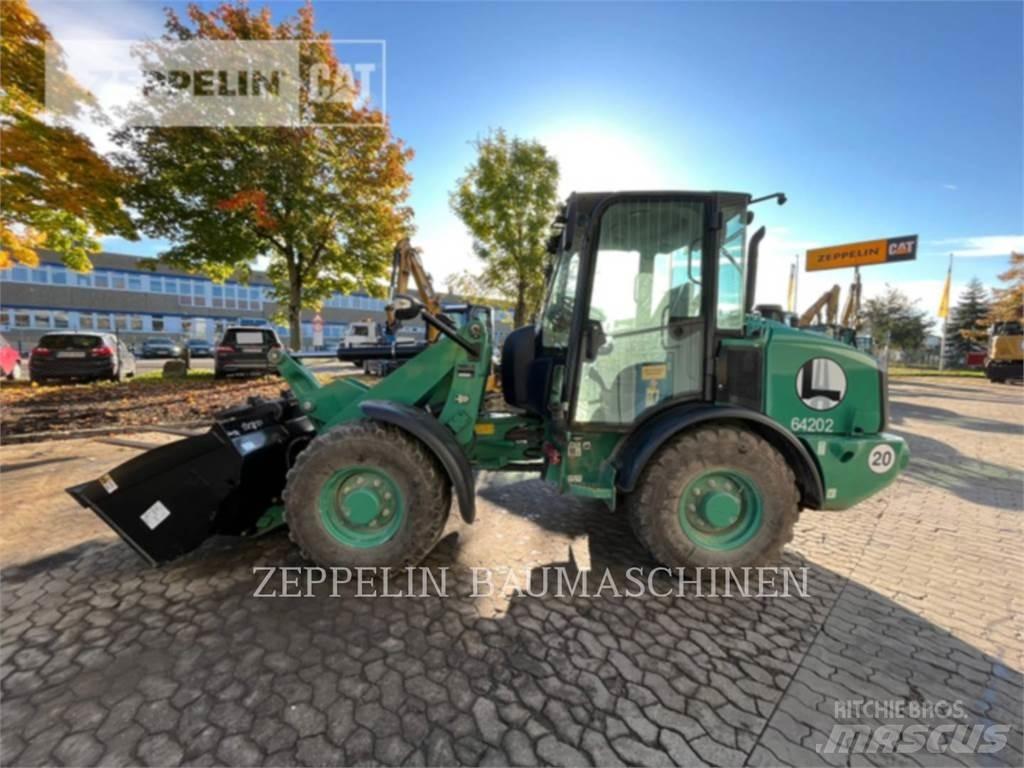 CAT 906M Iekrāvēji uz riteņiem