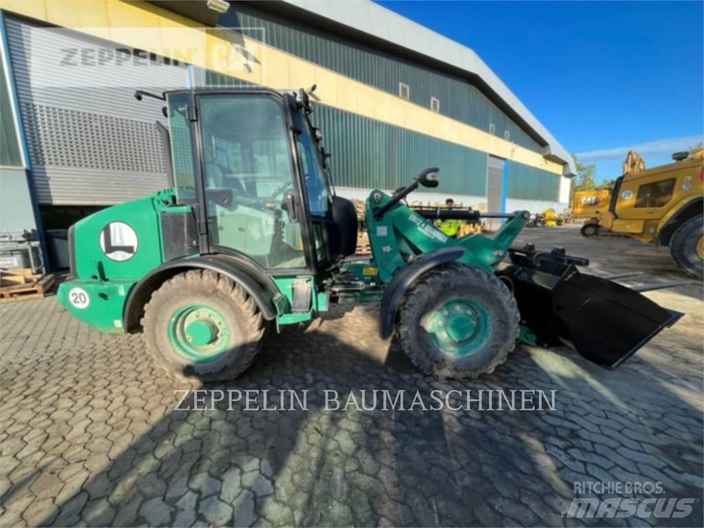 CAT 906M Iekrāvēji uz riteņiem