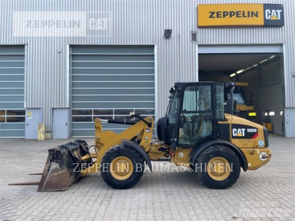 CAT 906M Iekrāvēji uz riteņiem