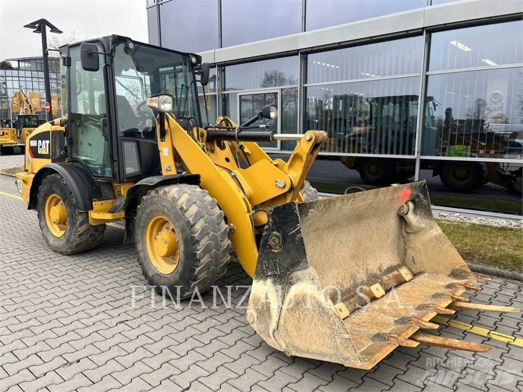 CAT 906M Iekrāvēji uz riteņiem
