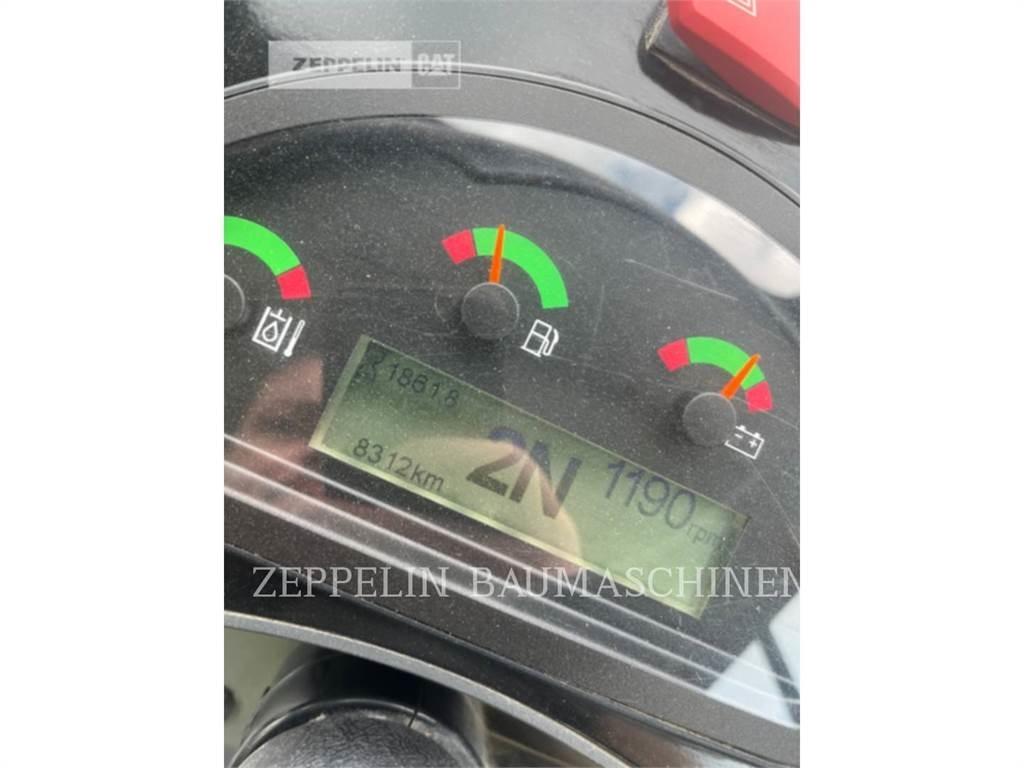 CAT 906M Iekrāvēji uz riteņiem
