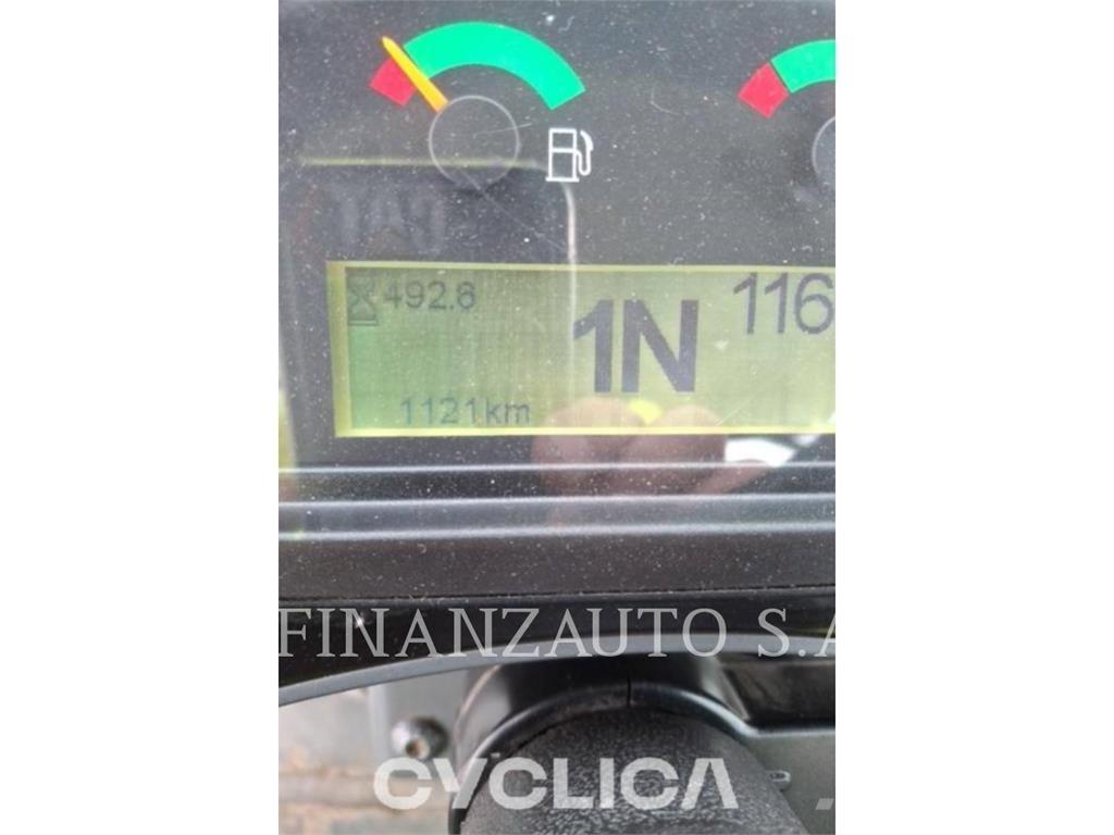 CAT 906M Iekrāvēji uz riteņiem