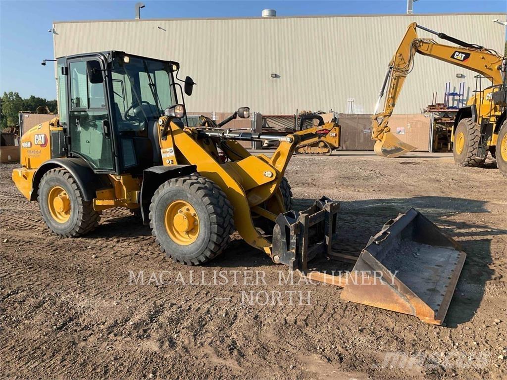 CAT 906M AW+ Iekrāvēji uz riteņiem