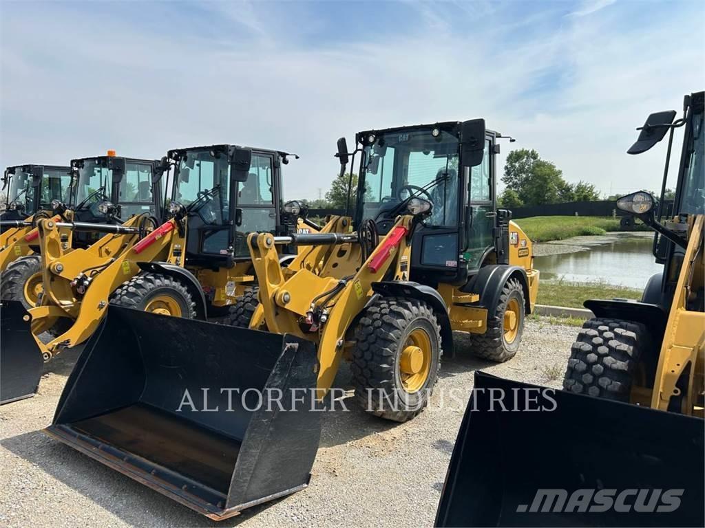 CAT 907-14 Iekrāvēji uz riteņiem