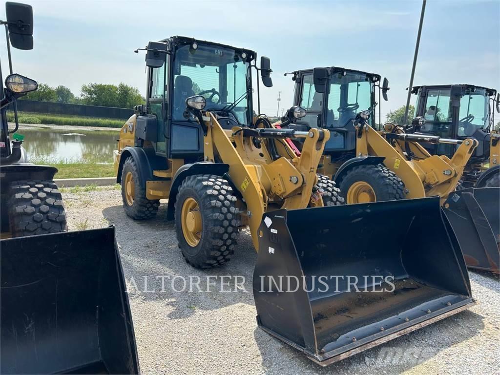 CAT 907-14 Iekrāvēji uz riteņiem