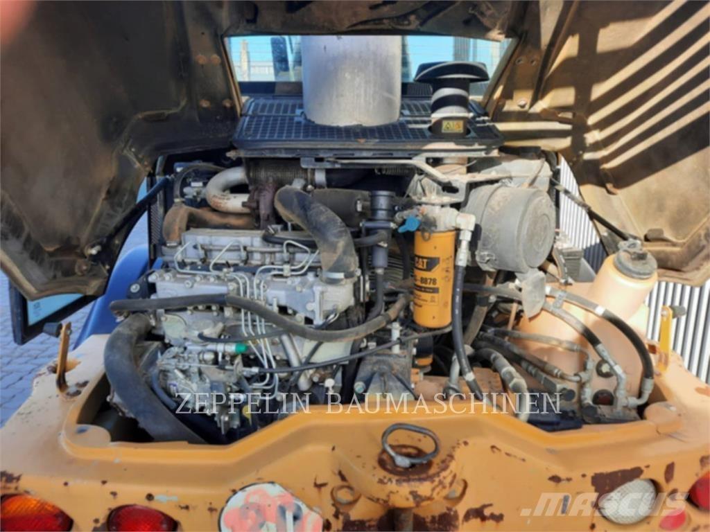 CAT 907H Iekrāvēji uz riteņiem