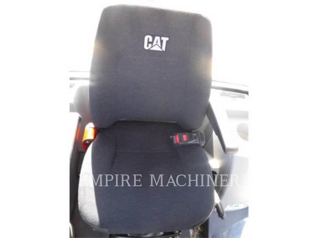 CAT 907M Iekrāvēji uz riteņiem