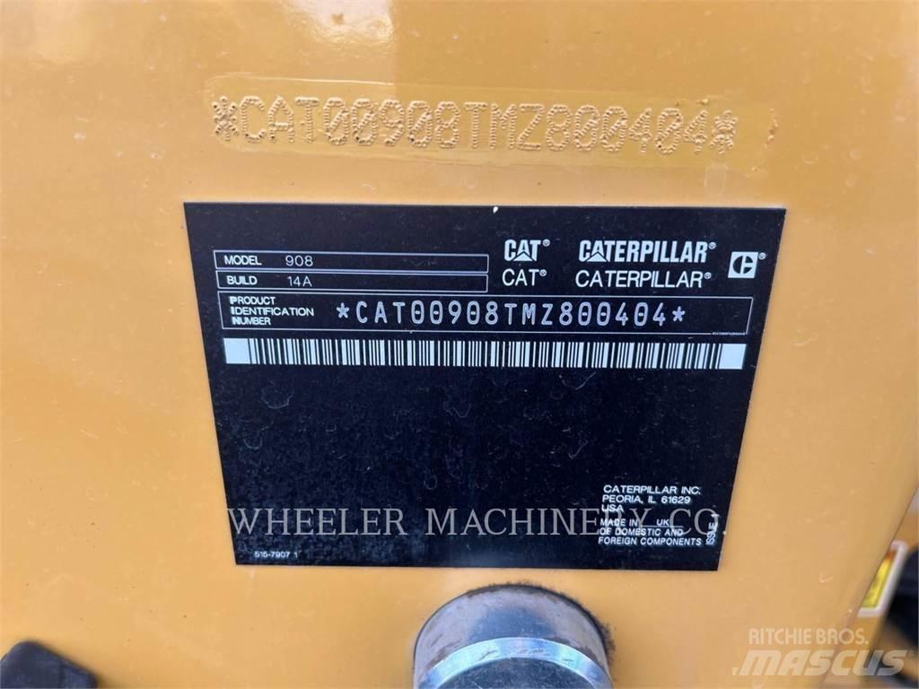 CAT 908 Iekrāvēji uz riteņiem