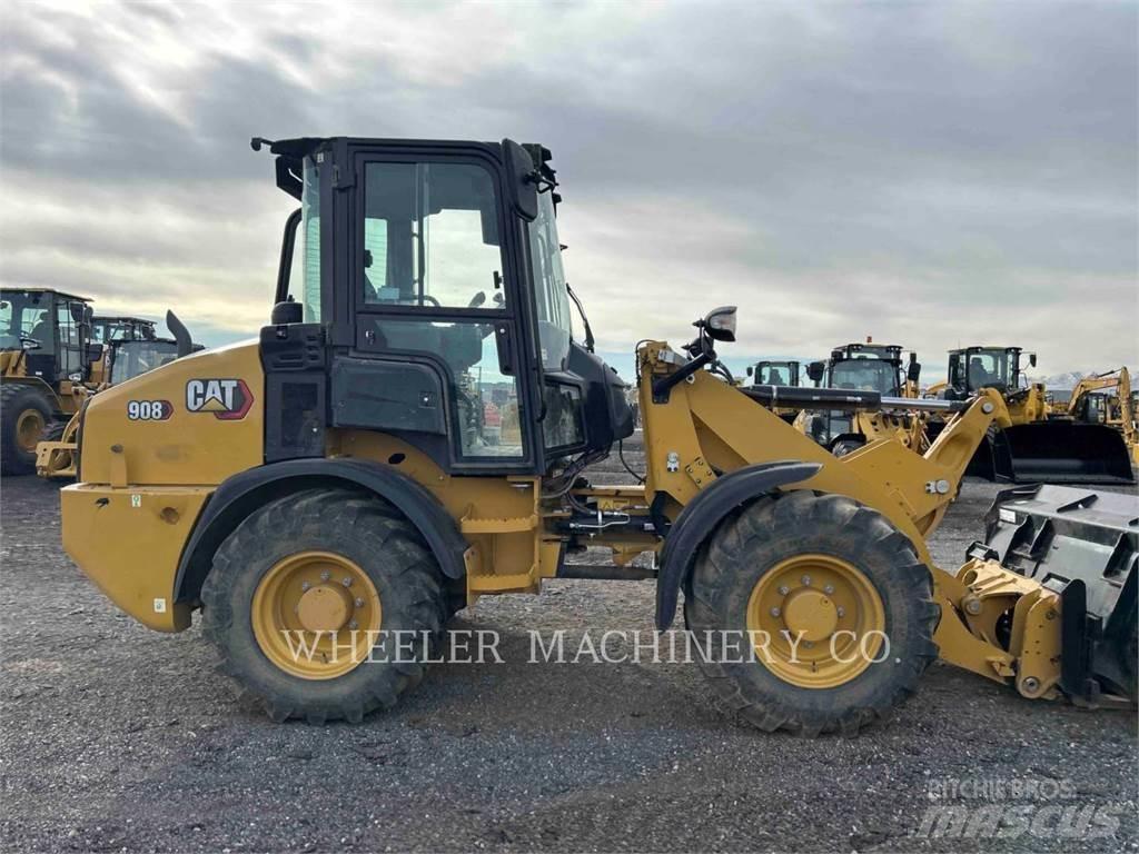 CAT 908 Iekrāvēji uz riteņiem