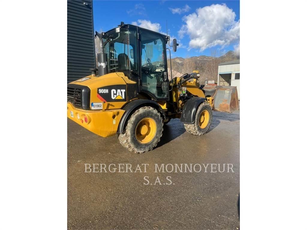 CAT 908 Iekrāvēji uz riteņiem