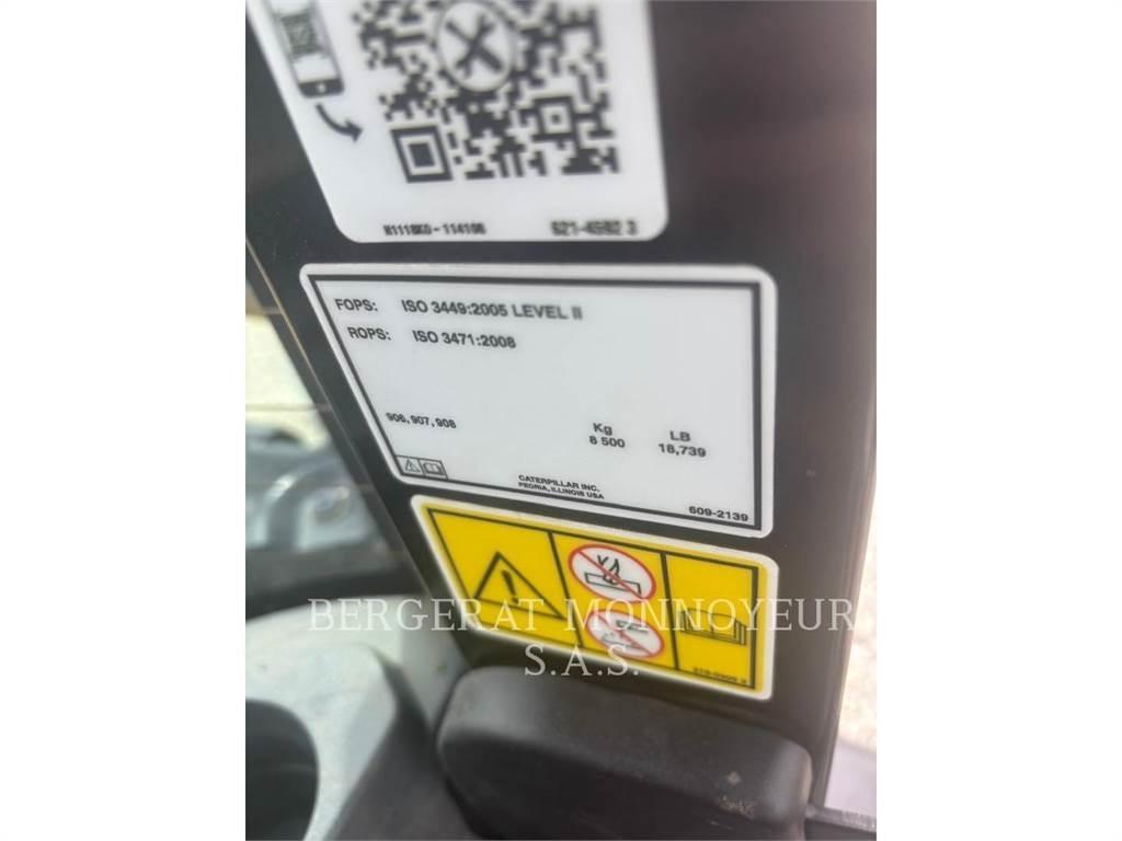 CAT 908 Iekrāvēji uz riteņiem