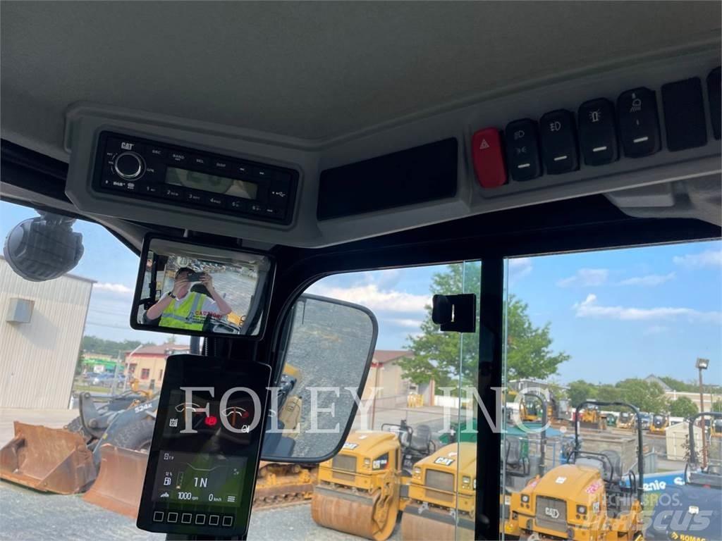 CAT 908-14 Iekrāvēji uz riteņiem