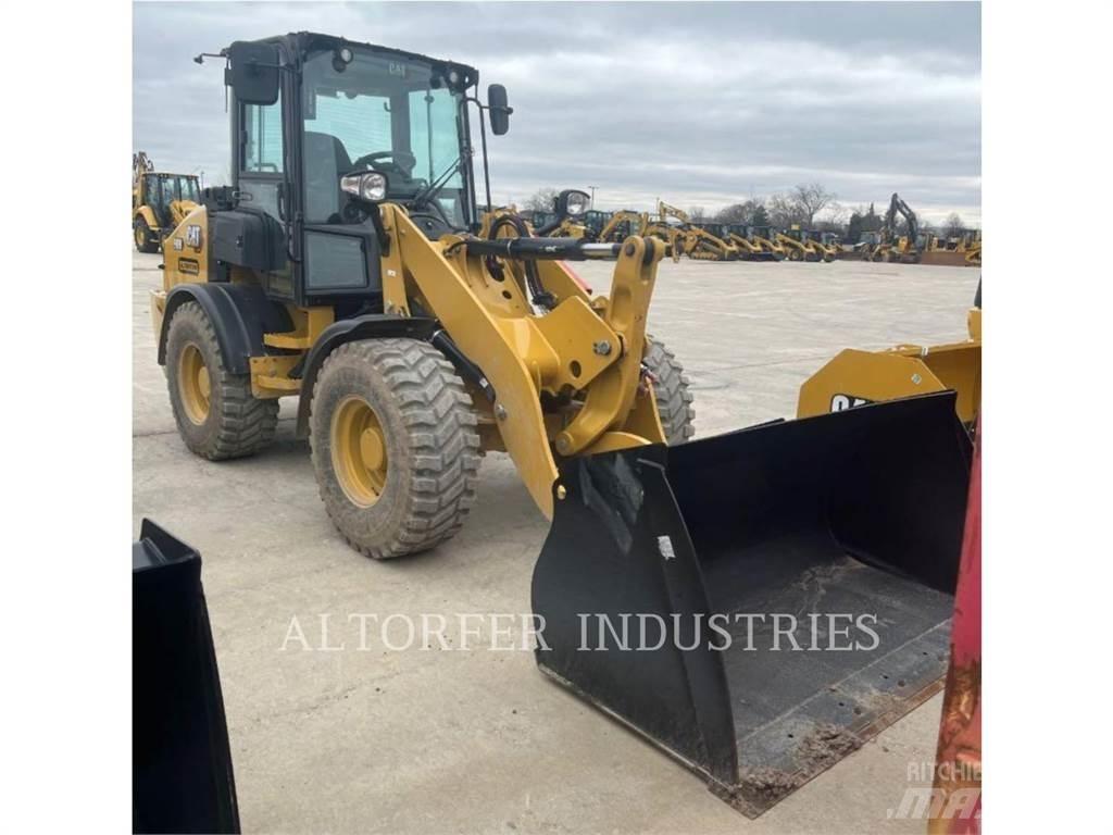 CAT 908-14 Iekrāvēji uz riteņiem