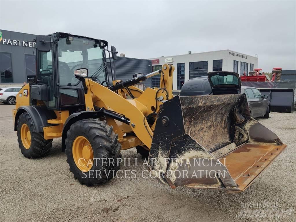 CAT 908-14 Iekrāvēji uz riteņiem