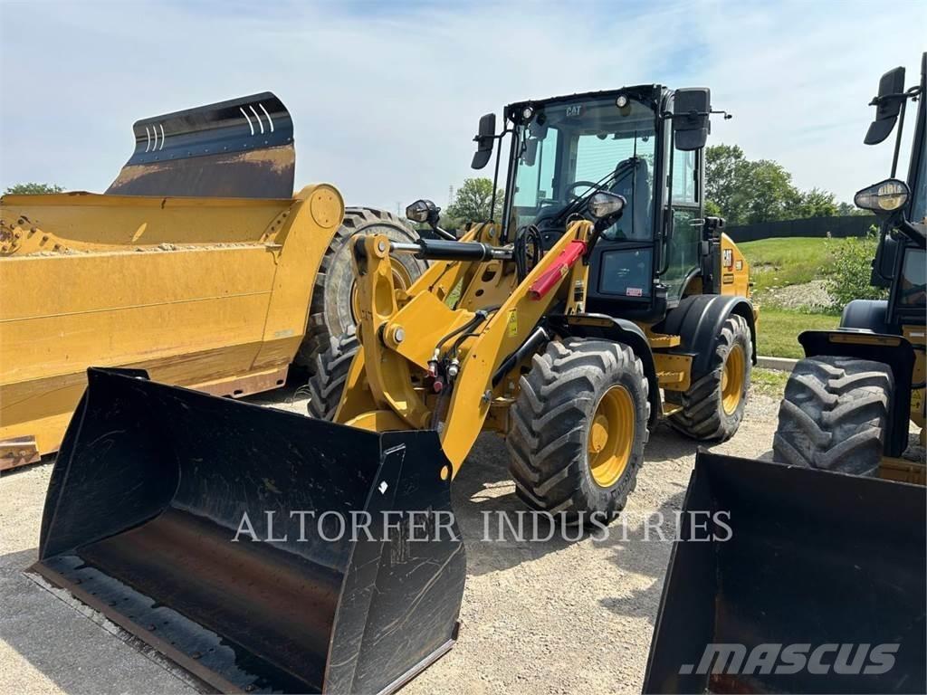 CAT 908-14 Iekrāvēji uz riteņiem