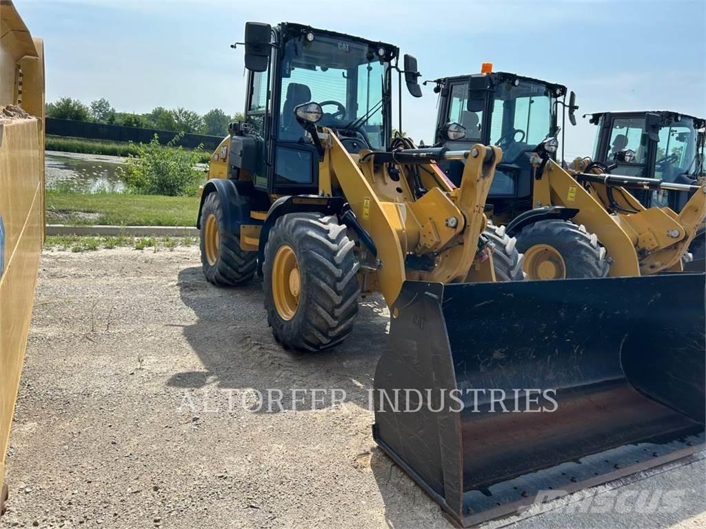 CAT 908-14 Iekrāvēji uz riteņiem