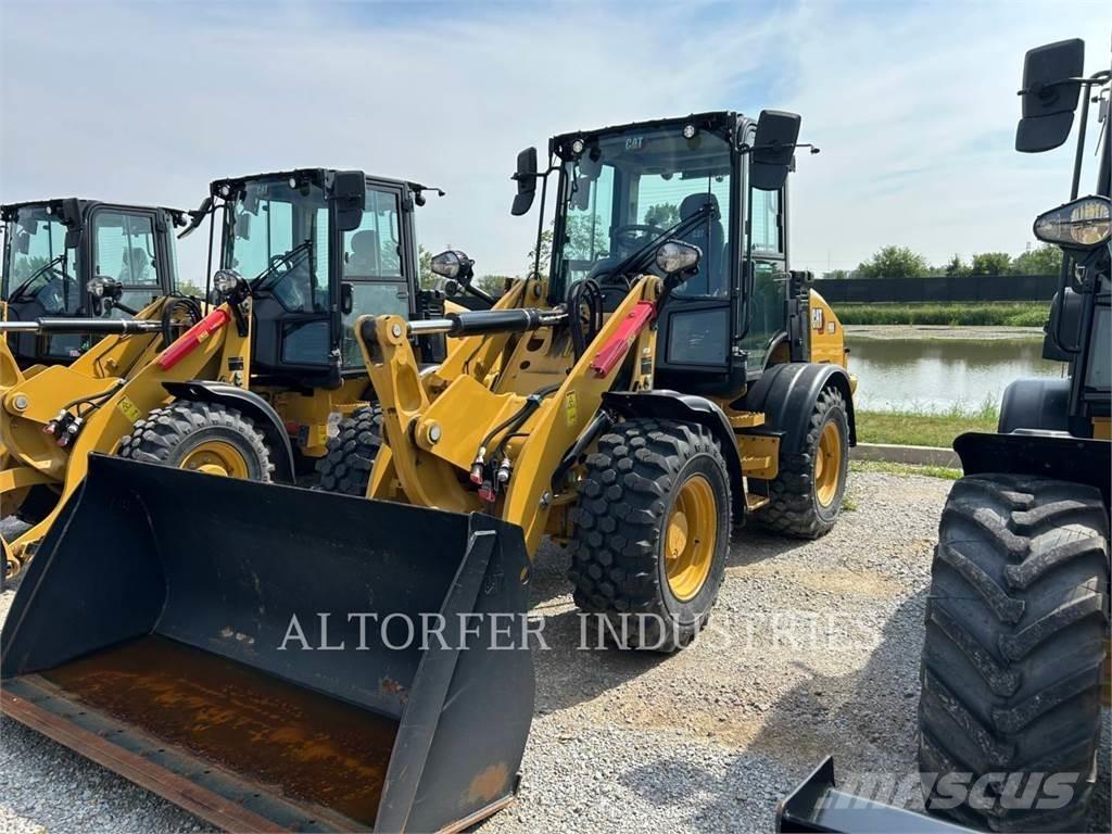 CAT 908-14 Iekrāvēji uz riteņiem