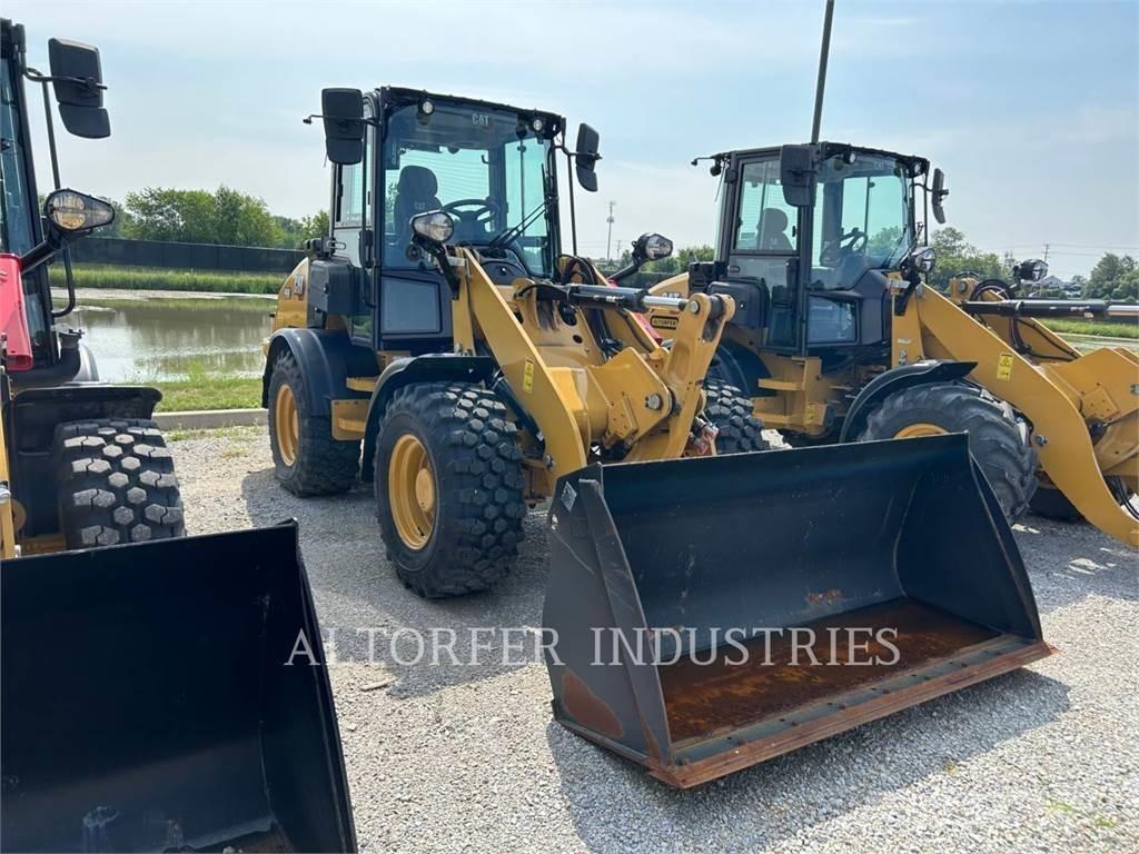 CAT 908-14 Iekrāvēji uz riteņiem