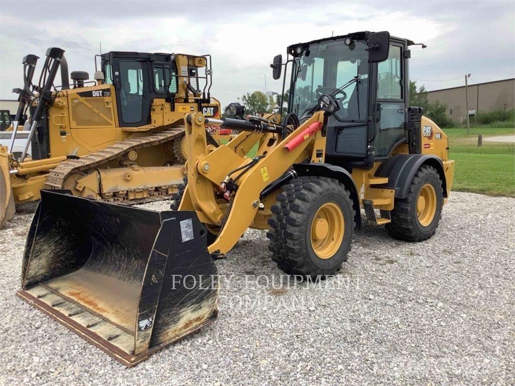 CAT 908-14 Iekrāvēji uz riteņiem