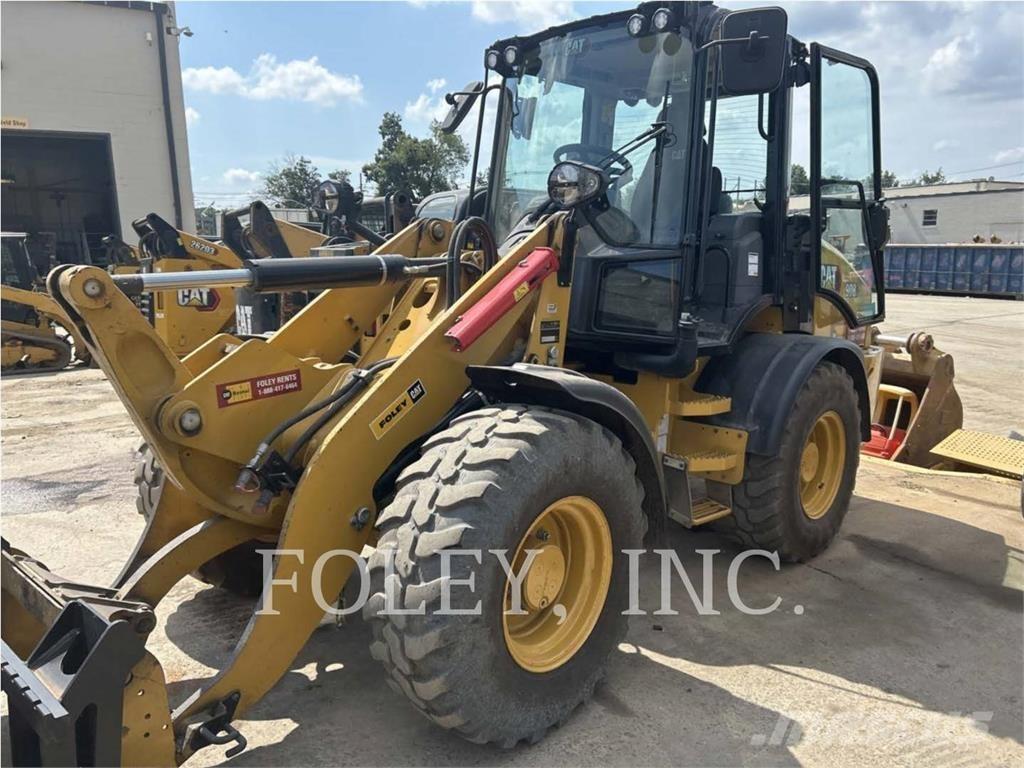 CAT 908-14 Iekrāvēji uz riteņiem