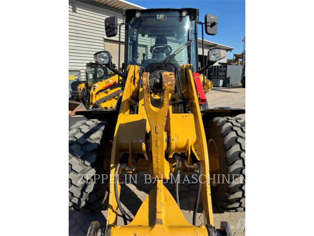 CAT 908-14 Iekrāvēji uz riteņiem