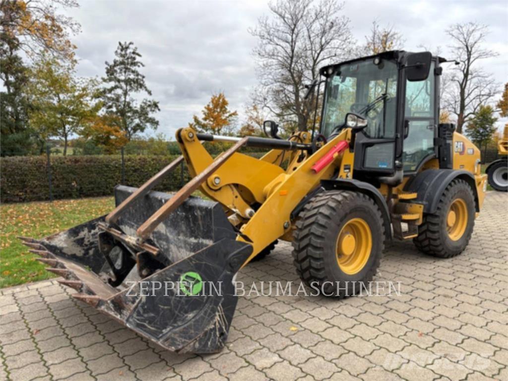 CAT 908-14 Iekrāvēji uz riteņiem