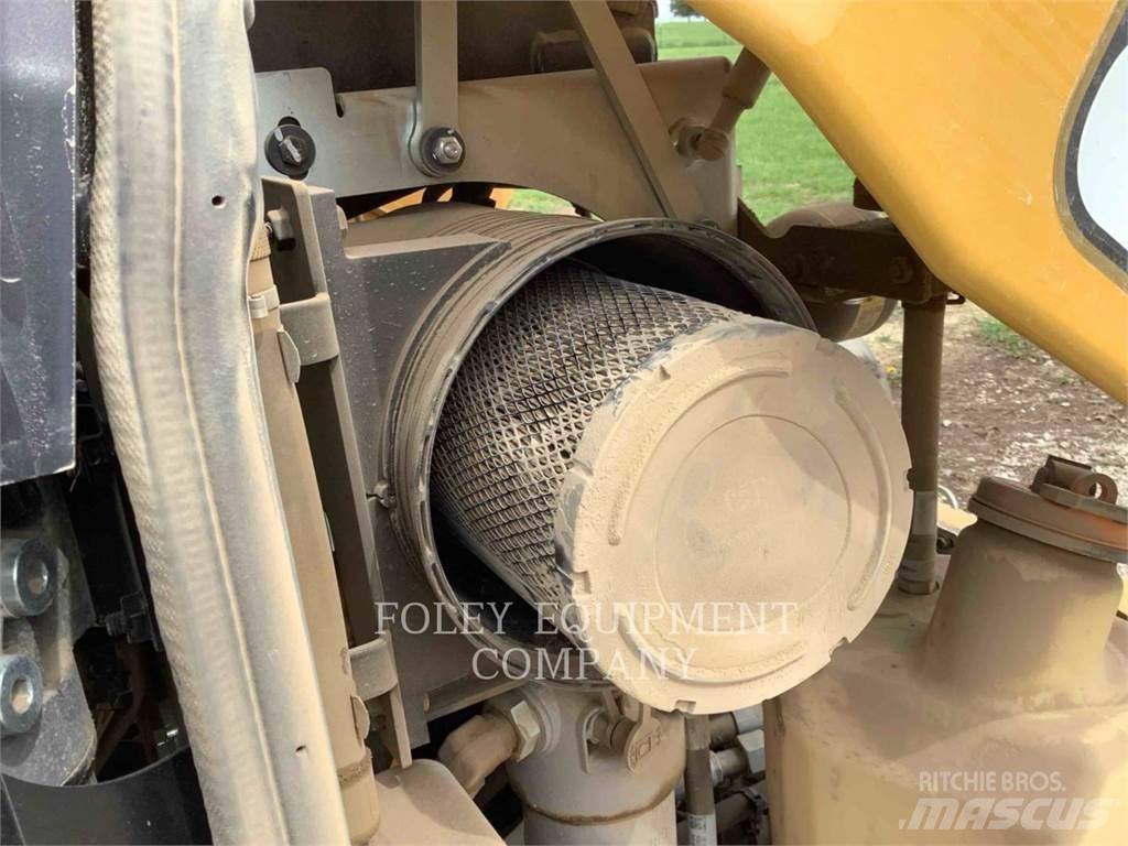 CAT 908-14HL Iekrāvēji uz riteņiem