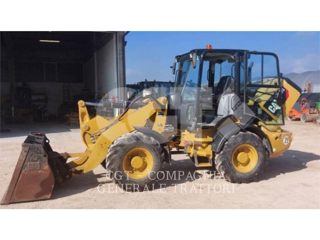 CAT 908 M Iekrāvēji uz riteņiem