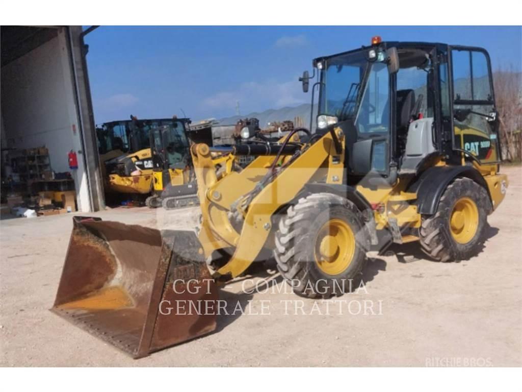 CAT 908 M Iekrāvēji uz riteņiem