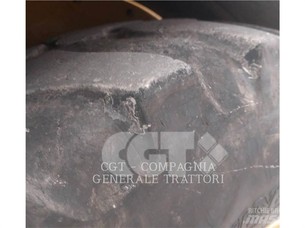 CAT 908 M Iekrāvēji uz riteņiem